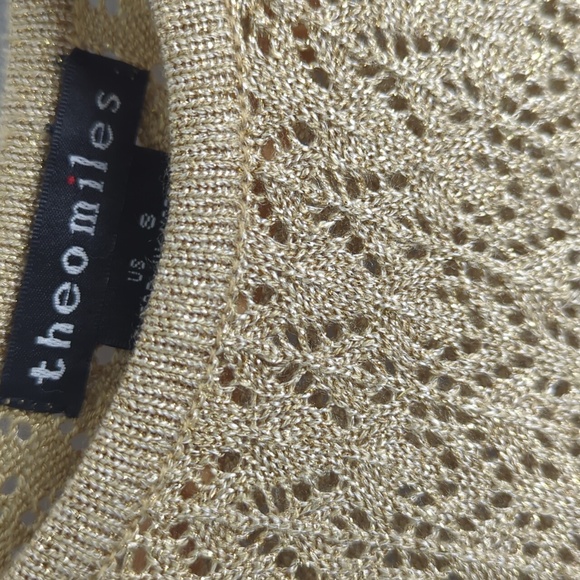 THEOMILES Women's Metallic Gold Short Sleeve Lace Cut Out Knit Top - Picture 3 of 3